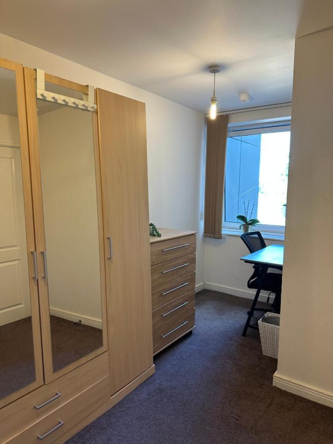 New Build 2 Bedroom With 2 Bath In London Exterior photo