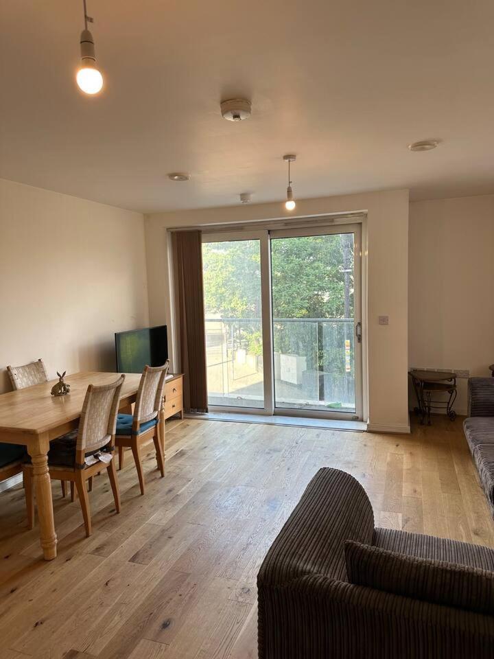 New Build 2 Bedroom With 2 Bath In London Exterior photo