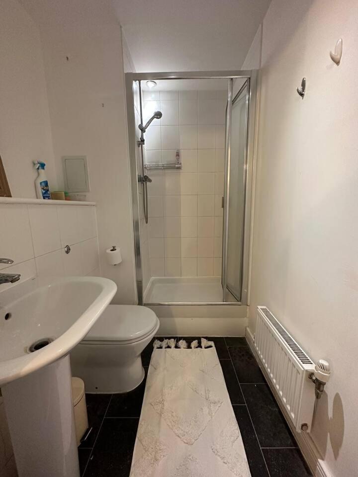New Build 2 Bedroom With 2 Bath In London Exterior photo