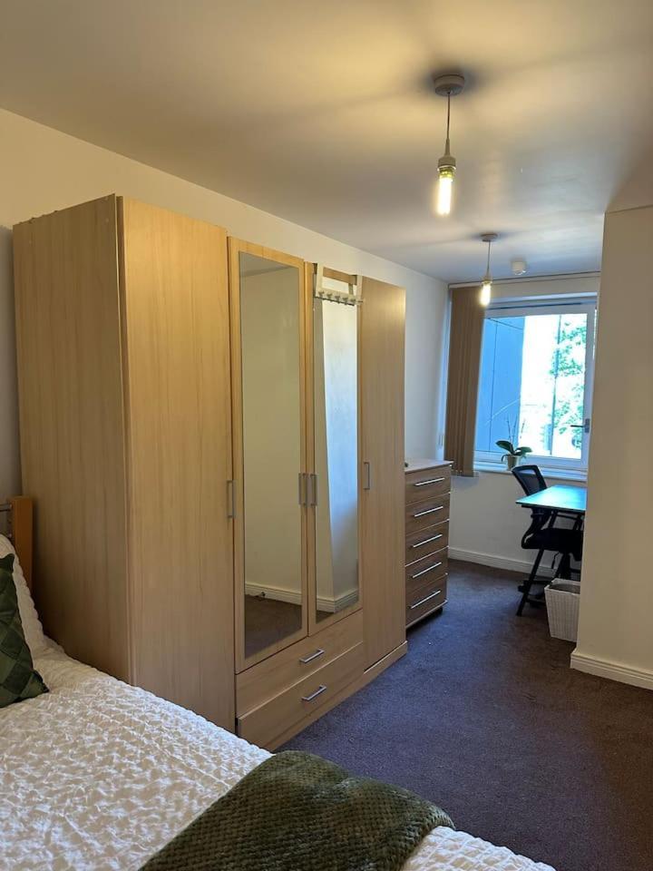 New Build 2 Bedroom With 2 Bath In London Exterior photo